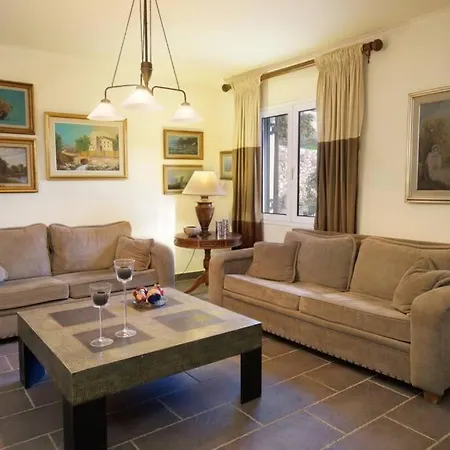Holiday home Konstantinas House, A Touch Of Nature & Sea