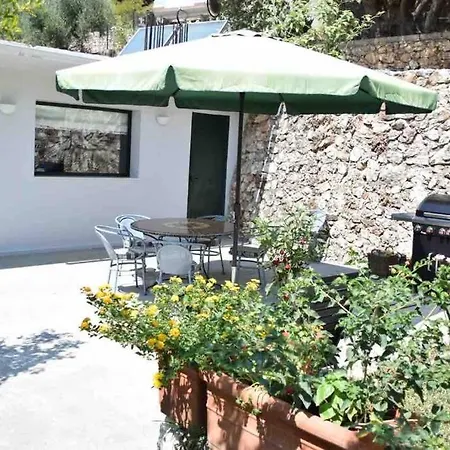 Konstantinas House, A Touch Of Nature & Sea Holiday home