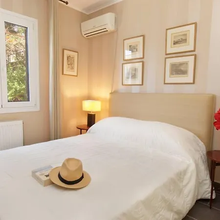Konstantinas House, A Touch Of Nature & Sea Holiday home Ferendinata