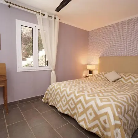 Konstantinas House, A Touch Of Nature & Sea Holiday home Ferendinata